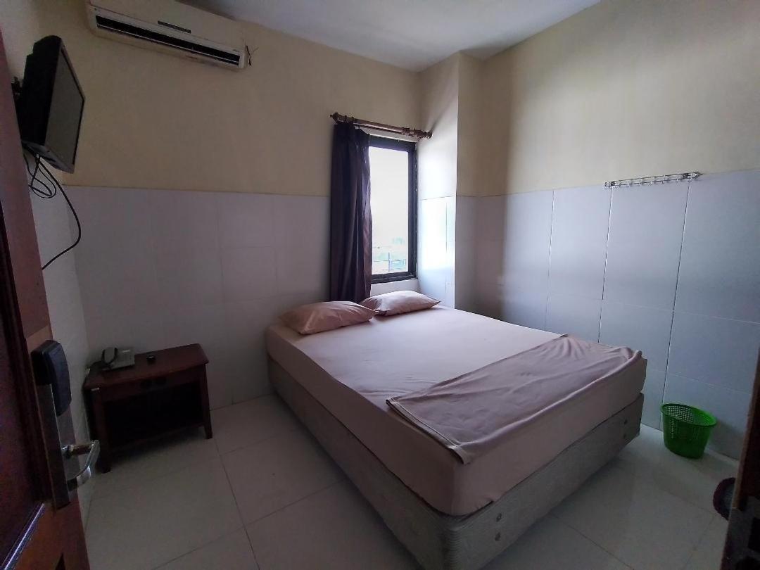 Golden Inn Ambon Exterior photo